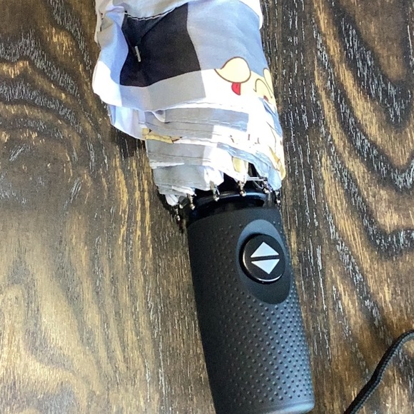 Winnie the Pooh Checkered Auto Open Umbrella - Picture 6 of 6